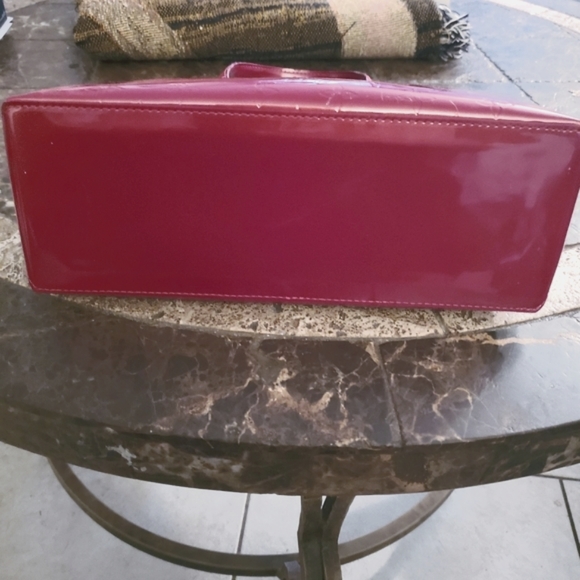 Louis Vuitton Vernis Wilshire PM in Pomme D'Amour Red w/ $30 COA - Picture 4 of 9